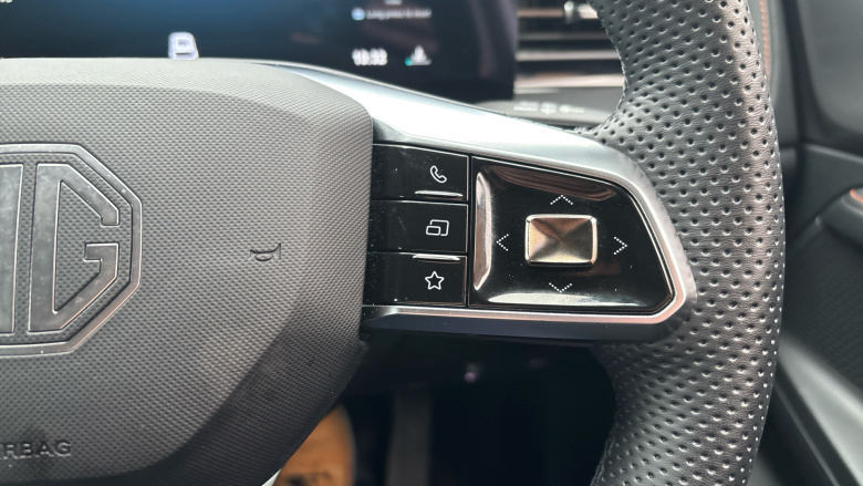 MG HS 1.5 T-GDI Trophy 5dr DCT Petrol Hatchback